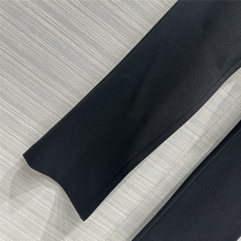 Y51 black trousers