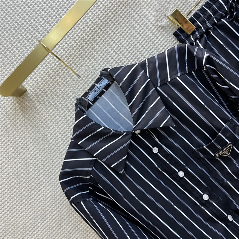 Pra*a triangle logo decorative stripe suit