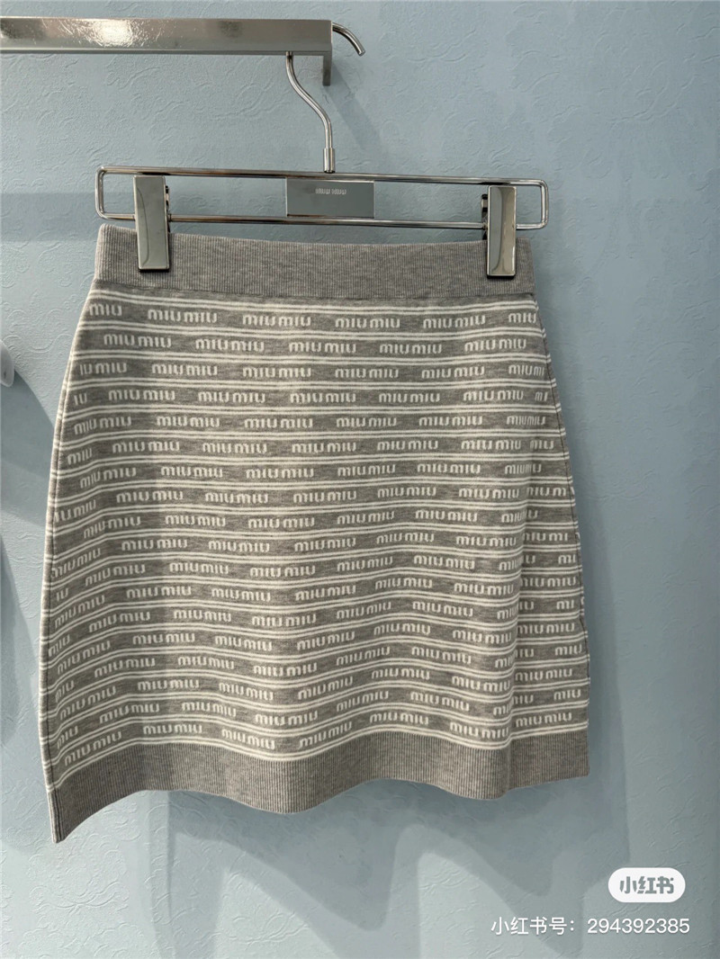M1um1u vest + skirt suit