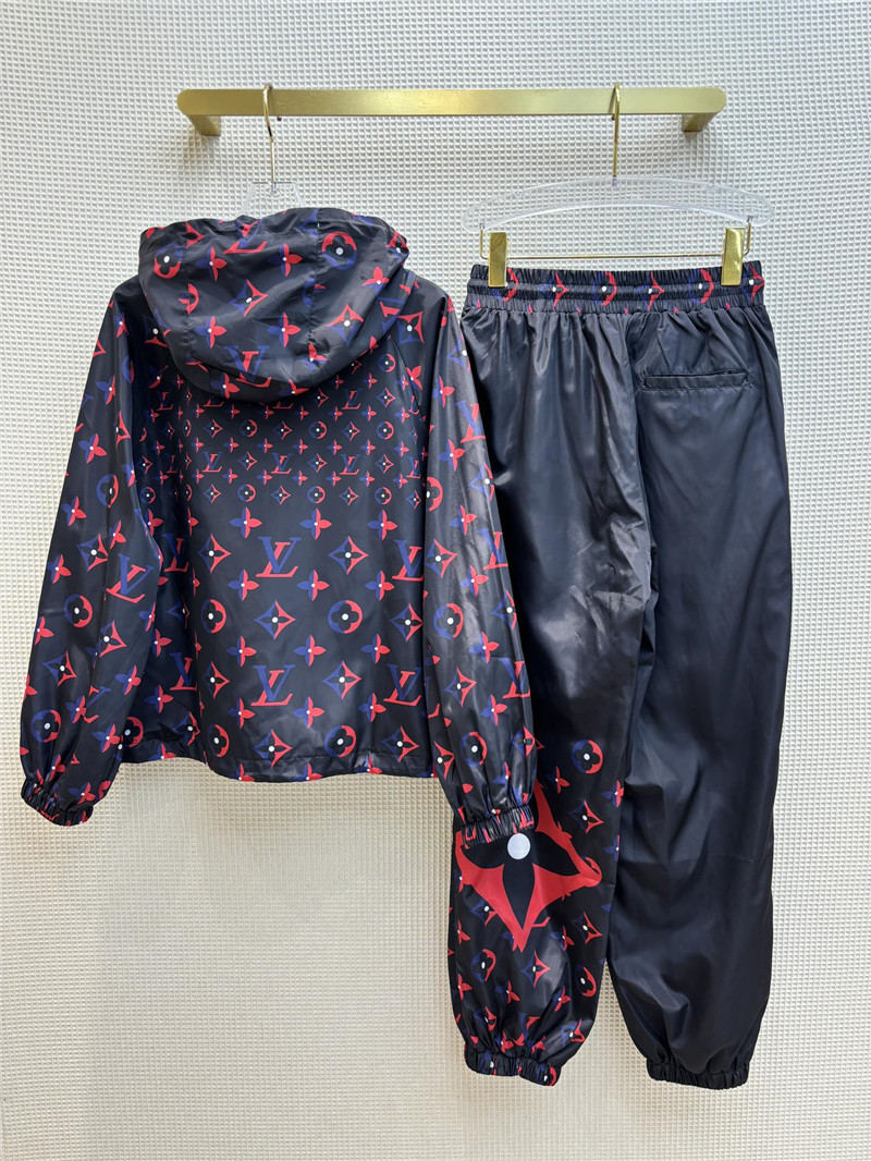 l0vis Vvtt0n lv lazy casual suit