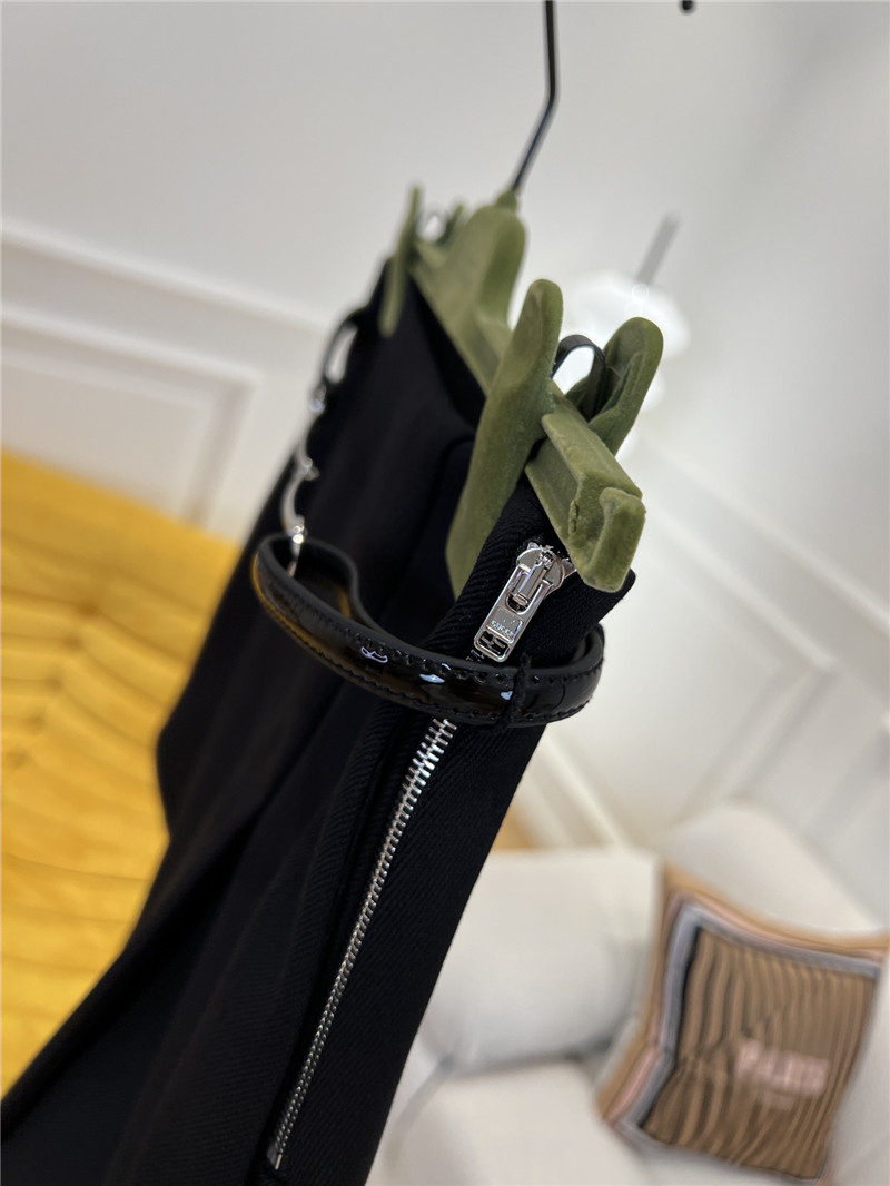 Gvc*1 new black skirt