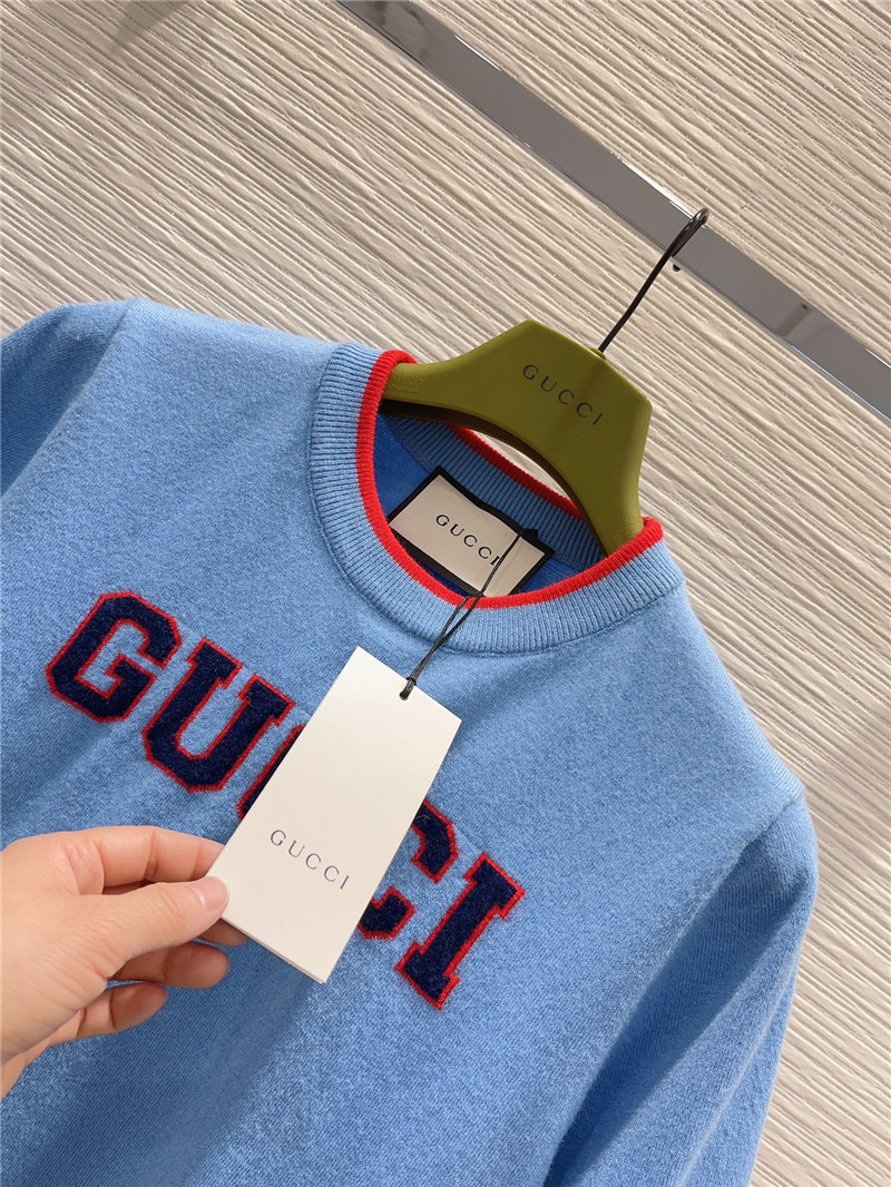 Gvc*1 classic crew neck pullover sweater