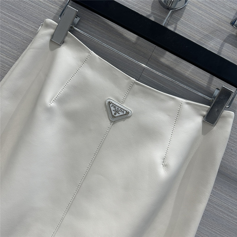 Pra*a premium white leather skirt
