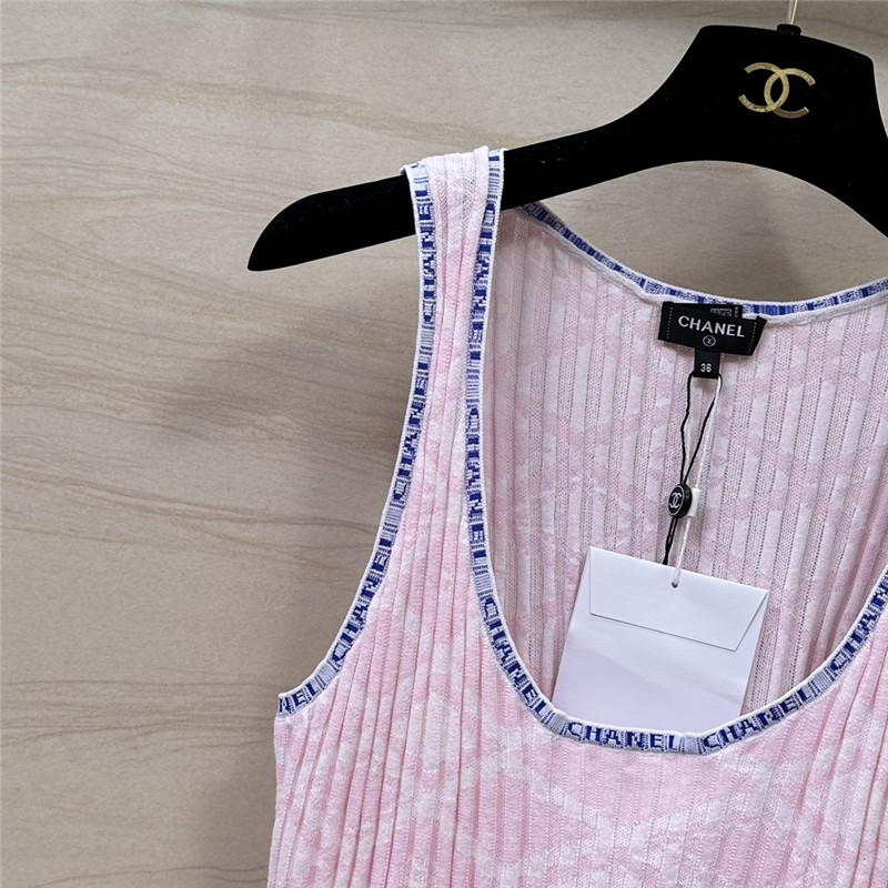 Ch**el letter crochet contrasting vest top