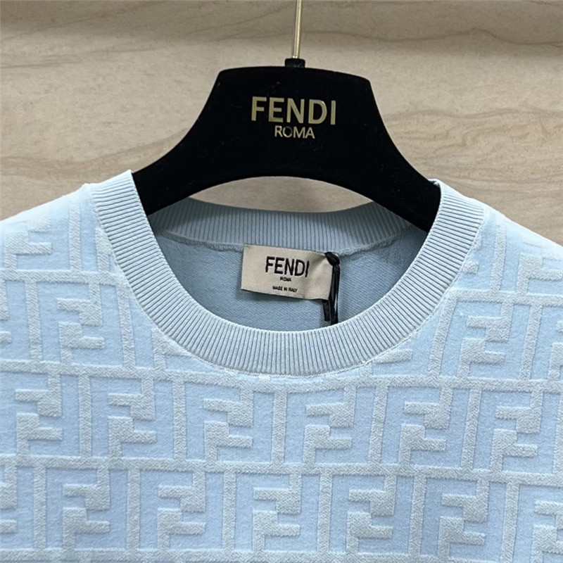 F**di embossed ff letter three-dimensional logo top