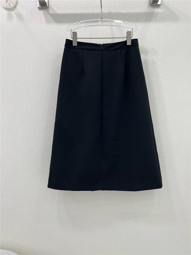 l0vis Vvtt0n lv minimalist cut skirt