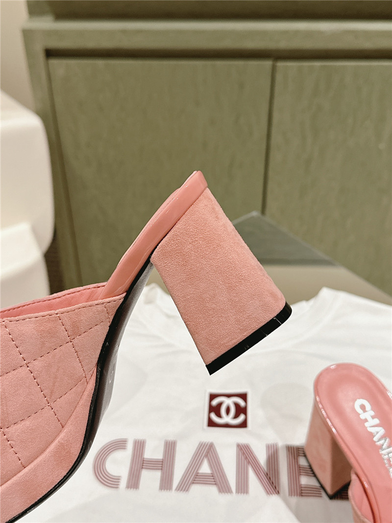 ch**el horseshoe heel D1am0nd logo slippers