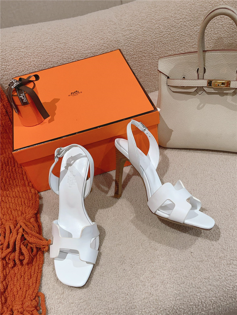 H**me5 new sandals