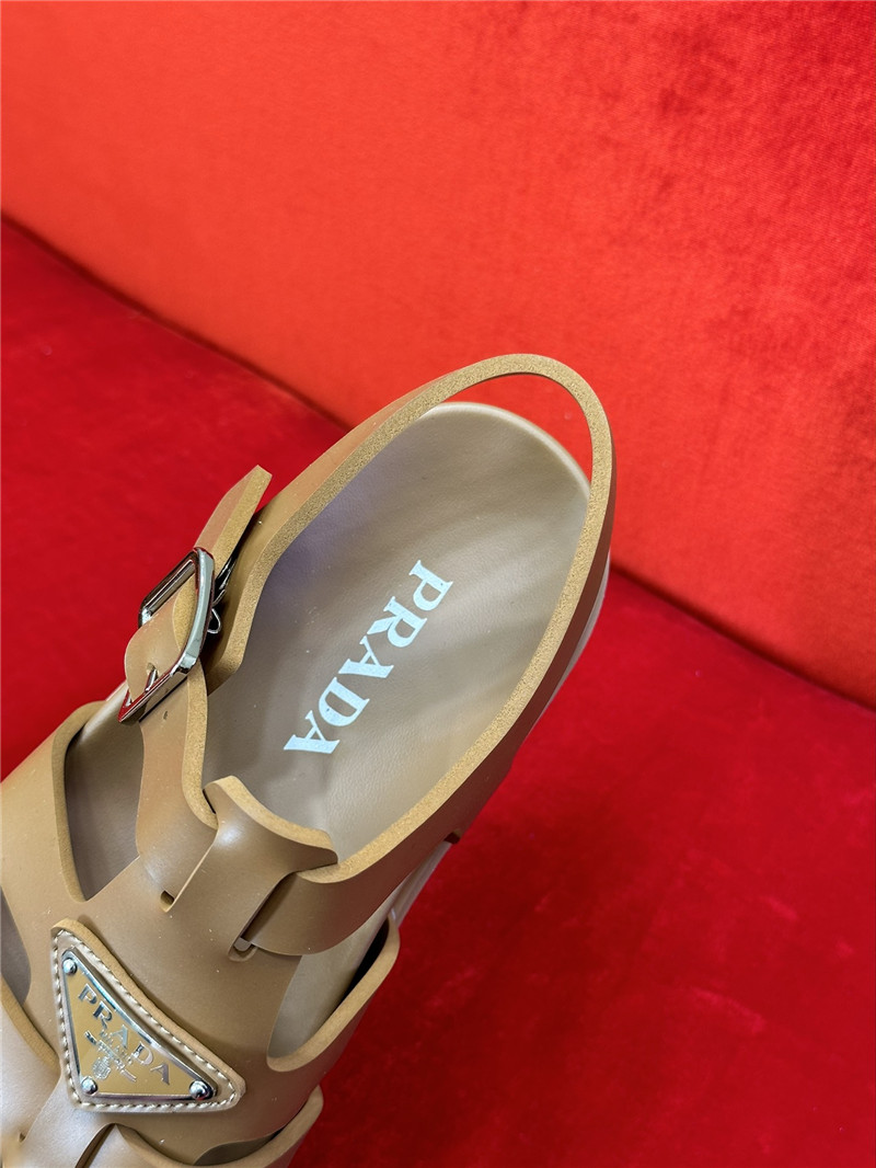 Pra*a roman sandals