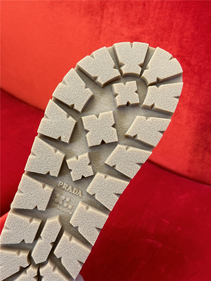 Pra*a roman sandals