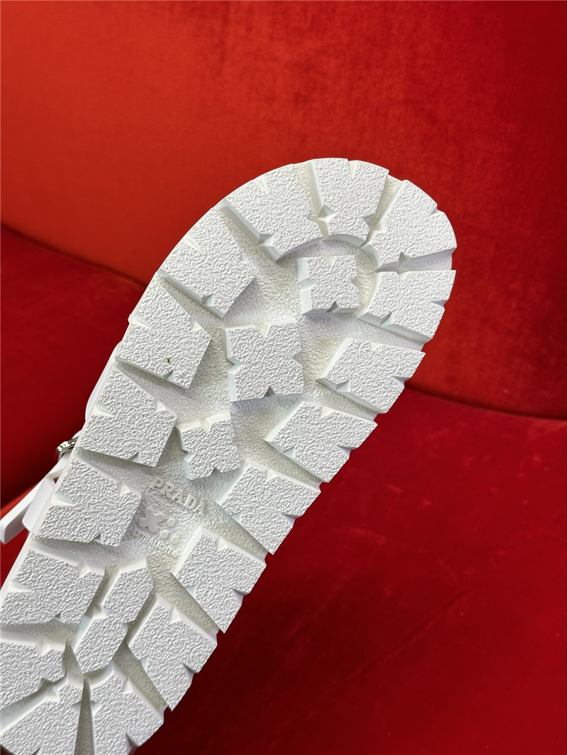 Pra*a roman sandals