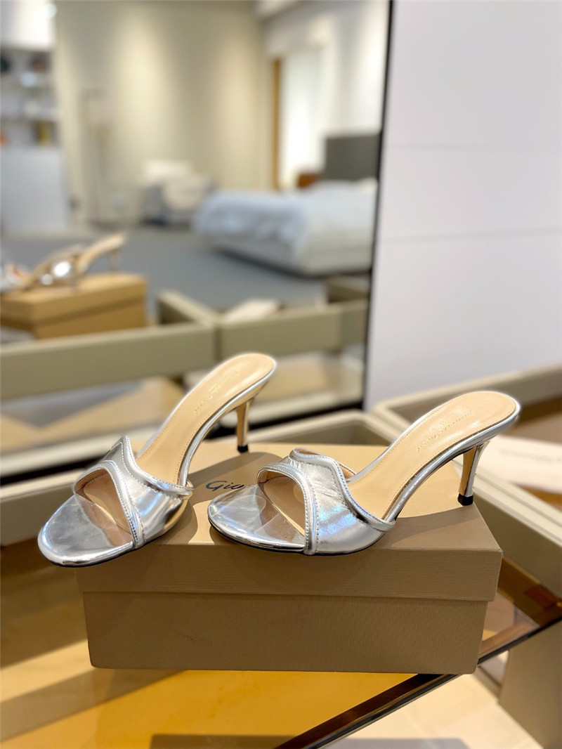 gianvito rossi new semi-trailer