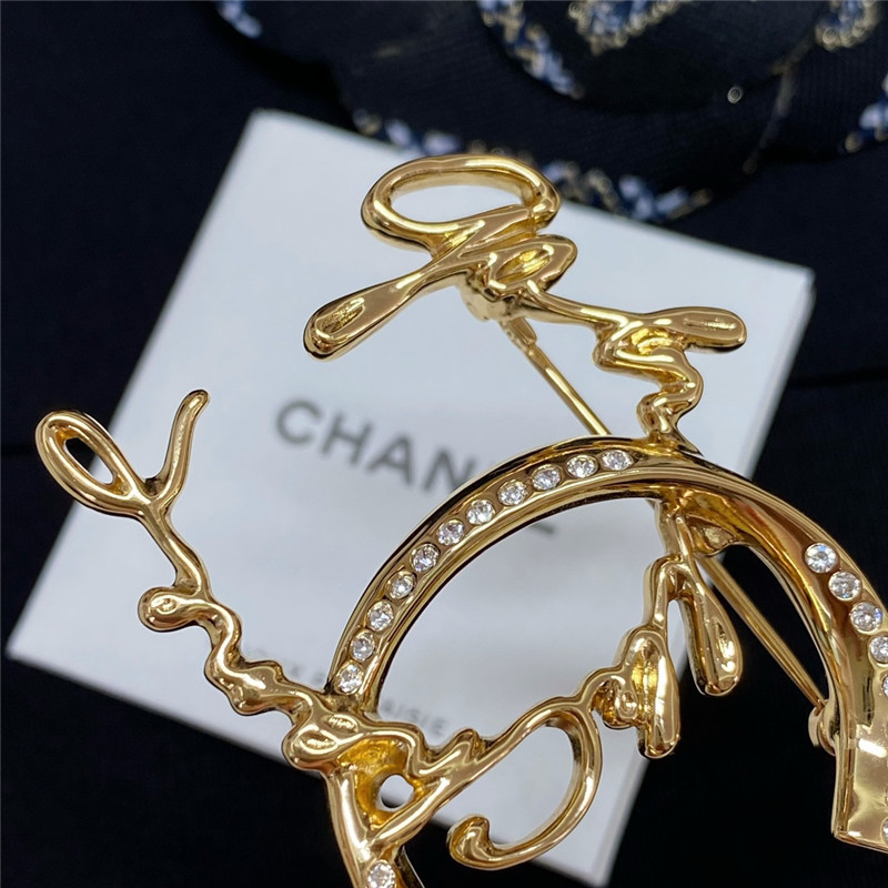 Ch**el spliced rhinestone irregular brooch