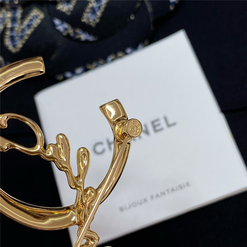 Ch**el spliced rhinestone irregular brooch