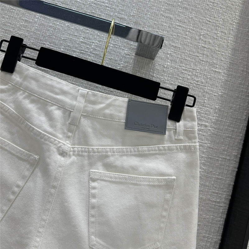 D10r new white shorts
