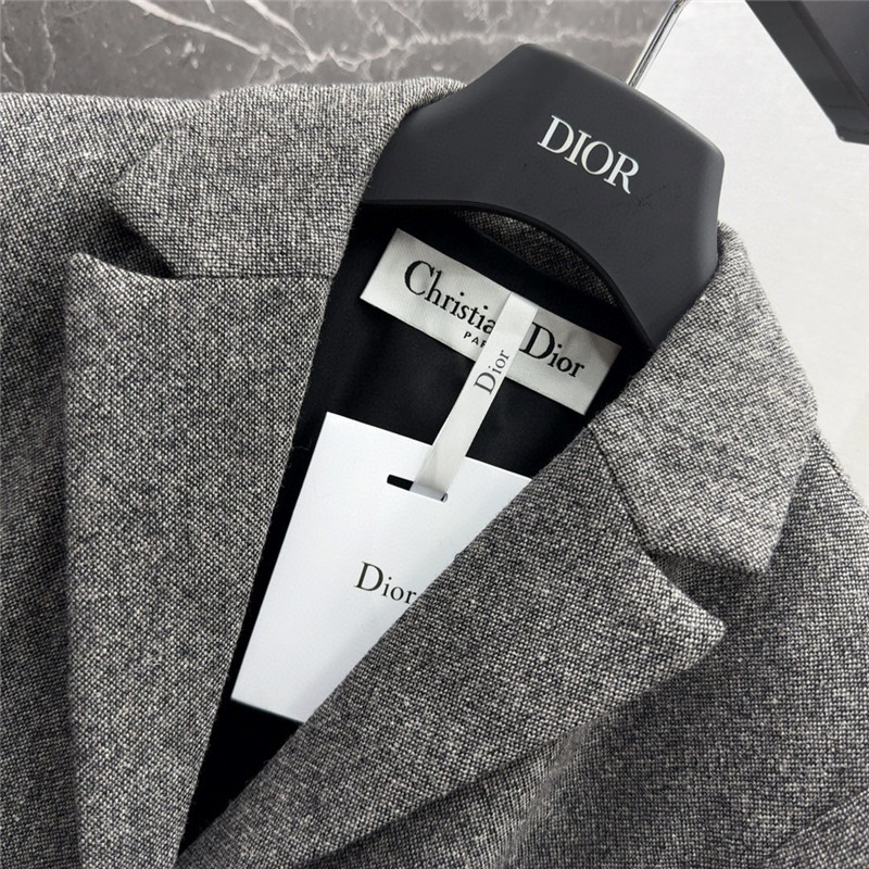 D10r suit jacket + mid-length skirt suit