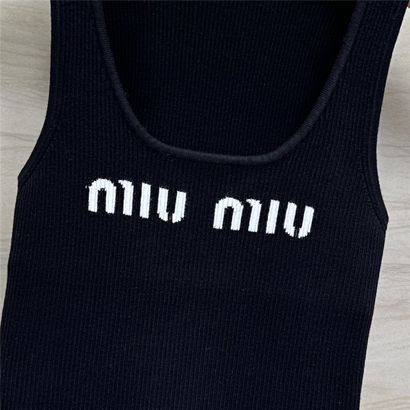 M1um1u kanhua logo knitted vest