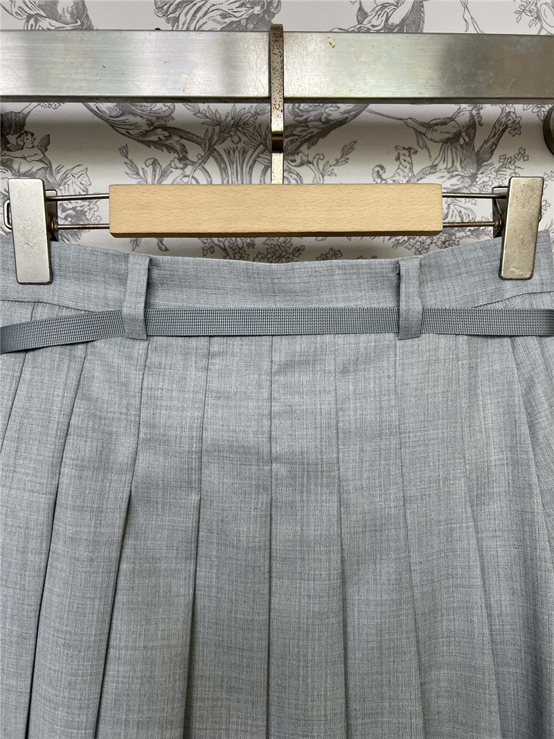Pra*a new preppy pleated skirt