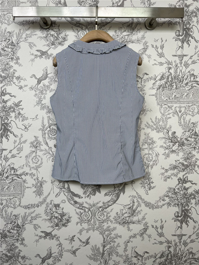 Ch**el new earring sleeveless shirt