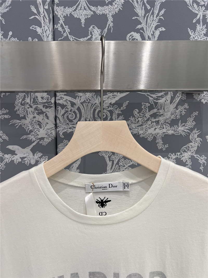 D10r printed number 8 t-shirt