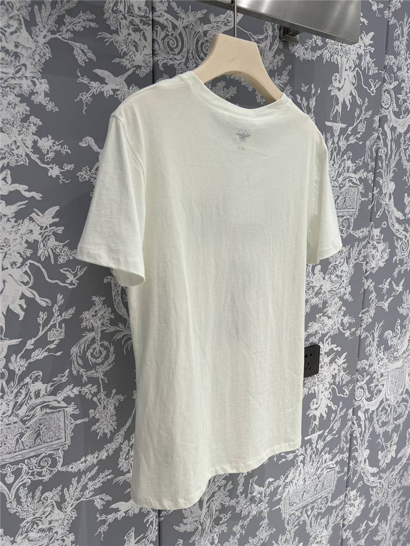 D10r printed number 8 t-shirt