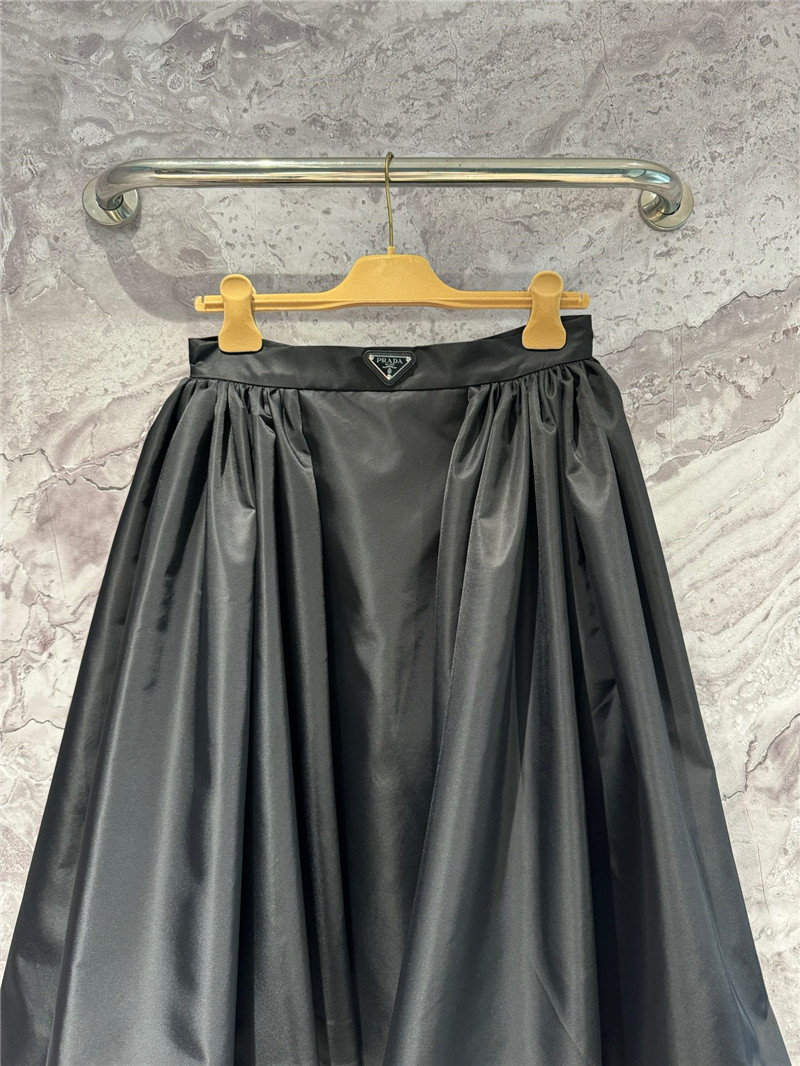 Pra*a high waist fluffy umbrella skirt