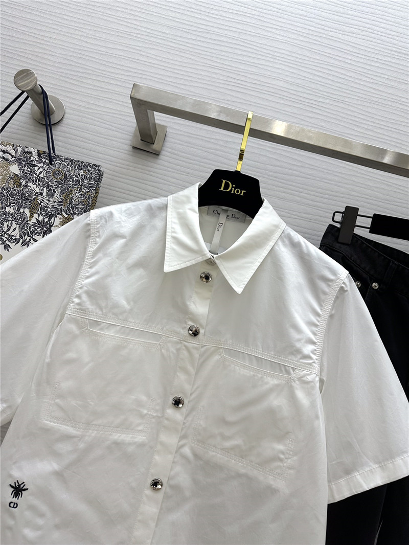 D10r short loose shirt