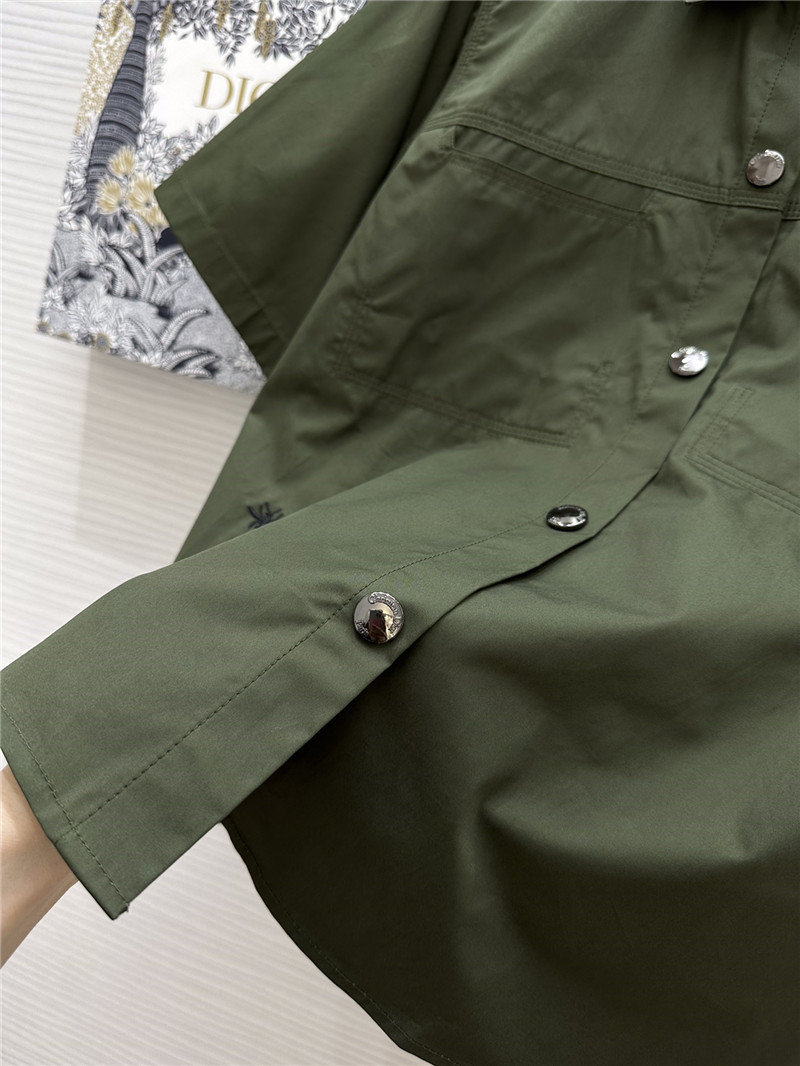D10r short loose shirt