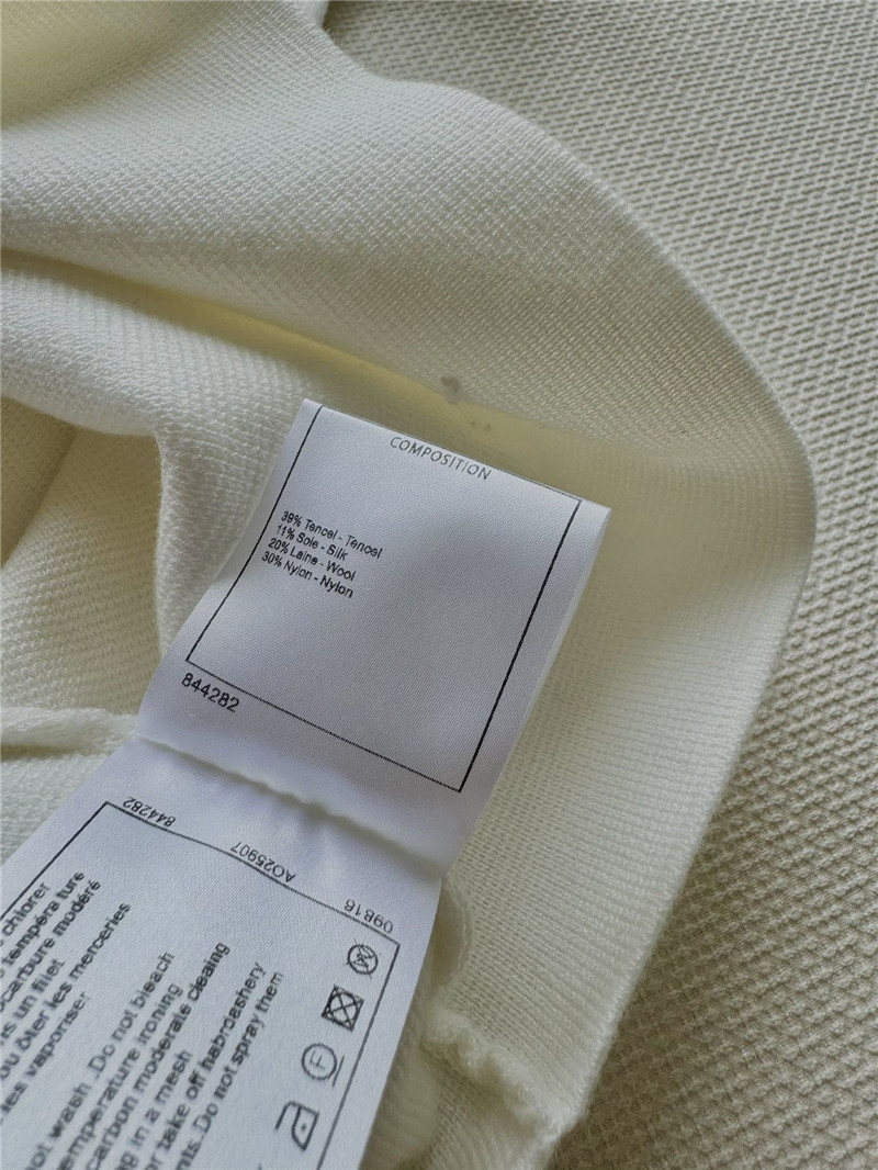 Ch**el new short vest