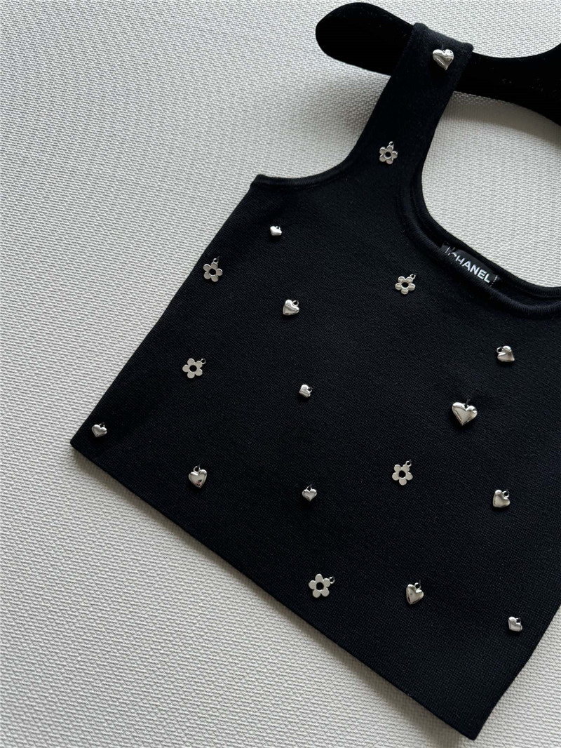 Ch**el new short vest