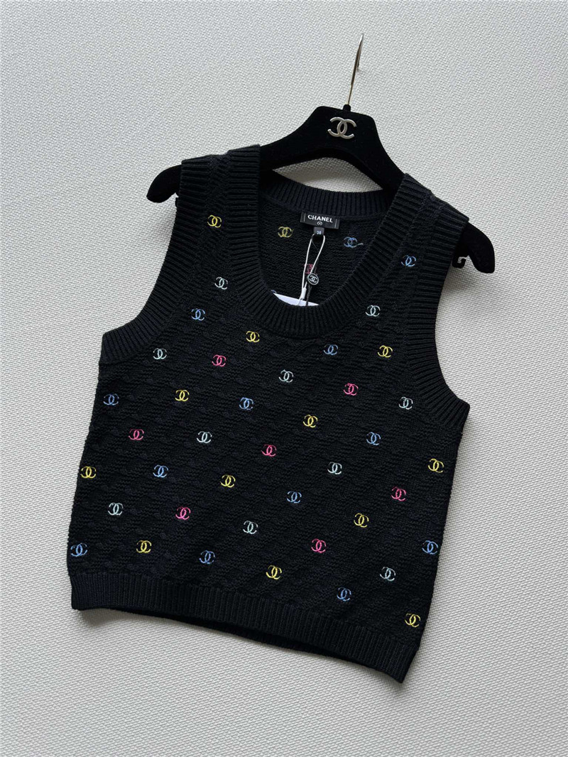 Ch**el colorful full logo vest black