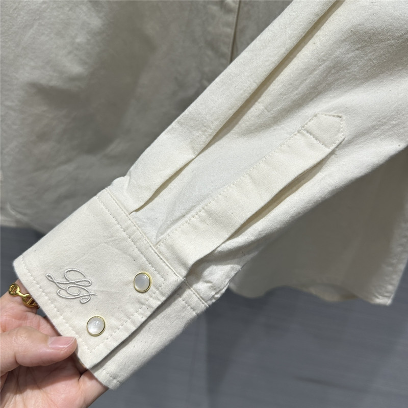 L0r0 P1ana right shoulder shirt
