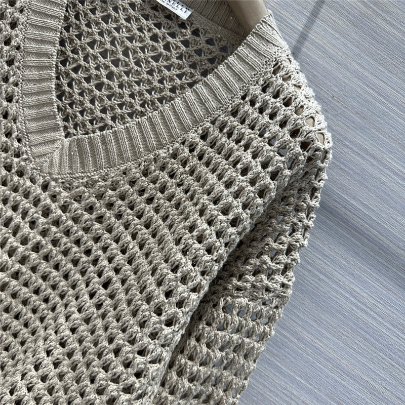 BC V-neck top