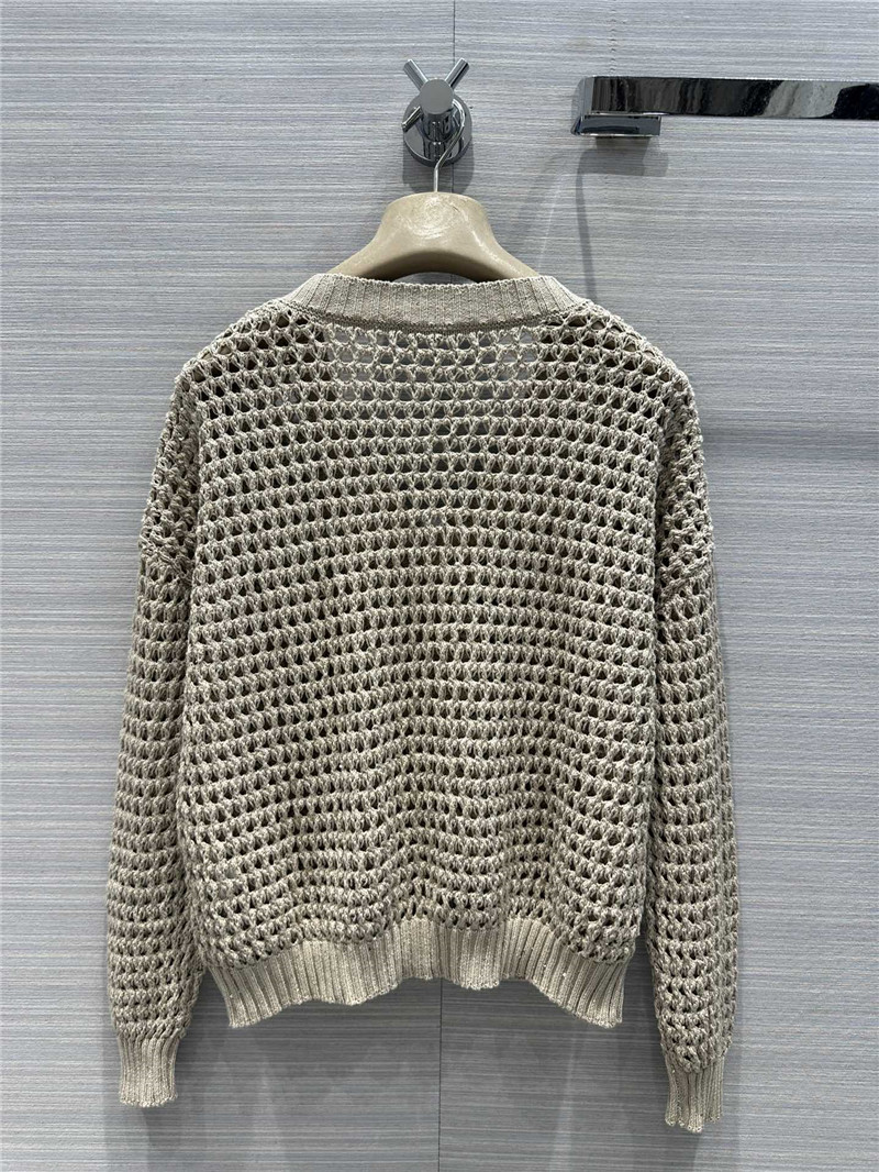 BC V-neck top