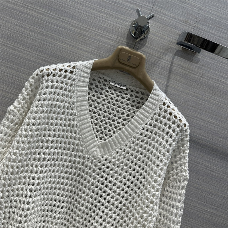 BC V-neck top