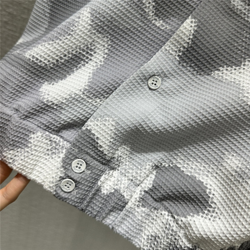 l0vis Vvtt0n lv printed honeycomb texture short-sleeved shirt