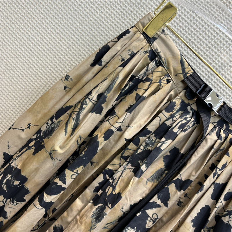 D10r french black floral print functional button long skirt