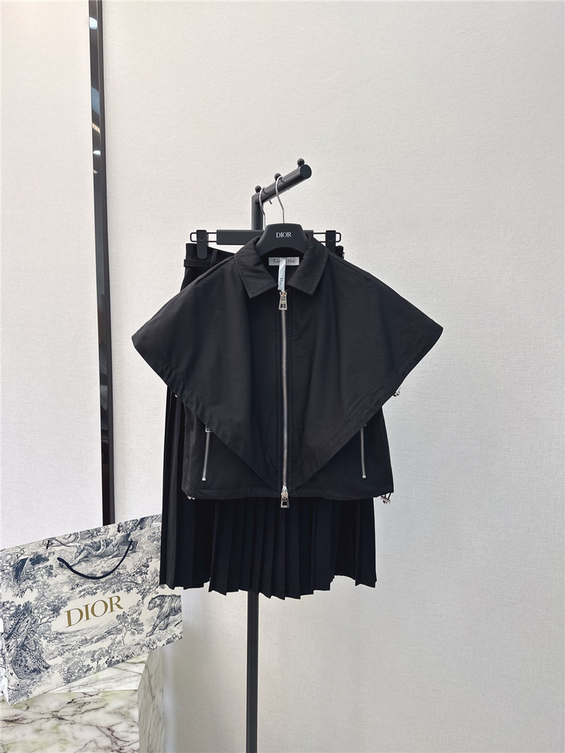 D10r black short cape sleeve vest jacket