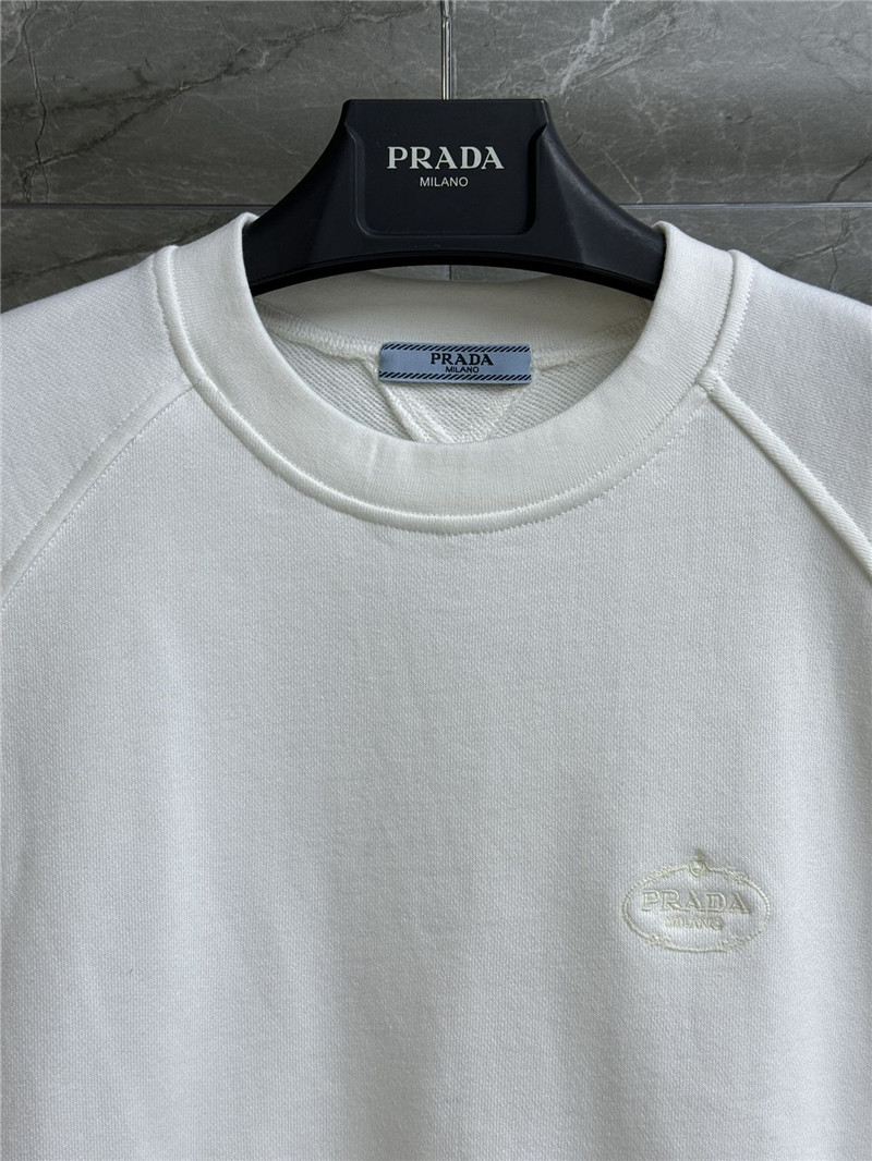 Pra*a white sports suit