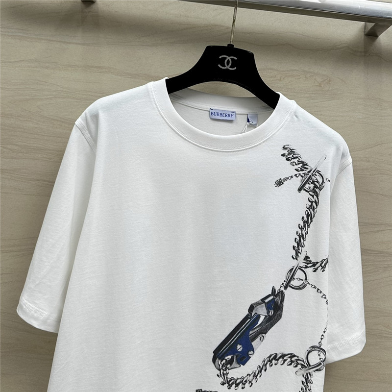 Bv*b*rry chain graffiti print cotton t-shirt