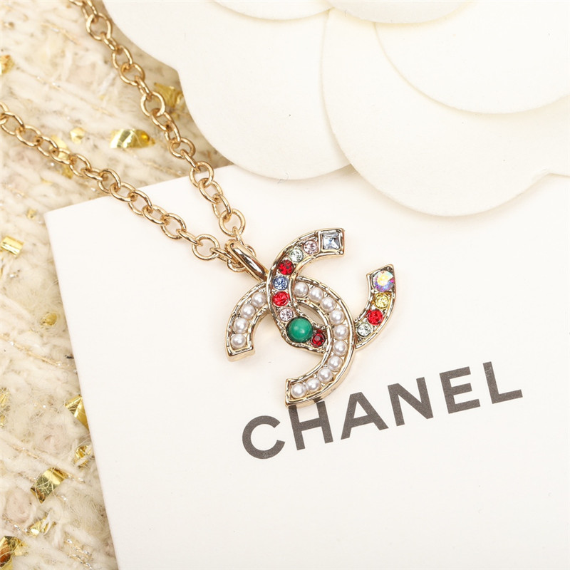 ch**el colorful D1am0nd double c necklace