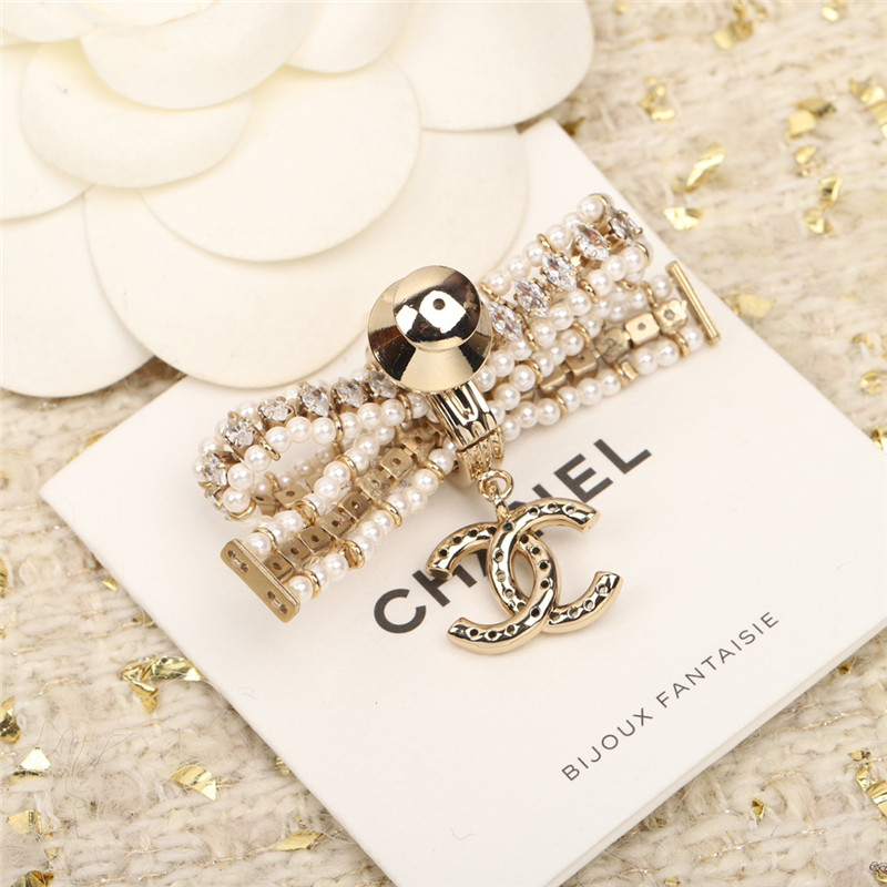 Ch**el bow brooch