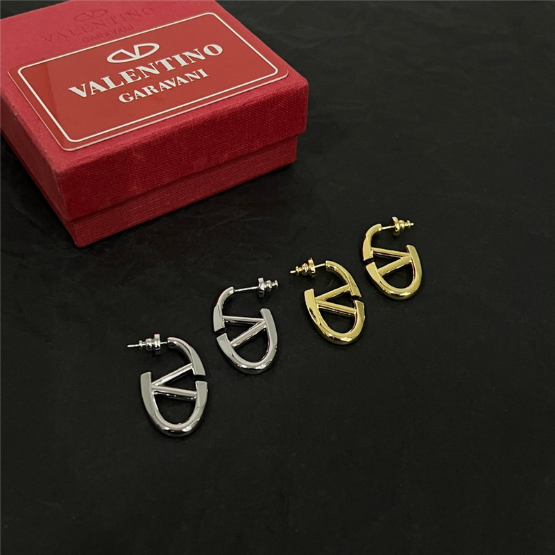 Va1e*ntin0 new earrings