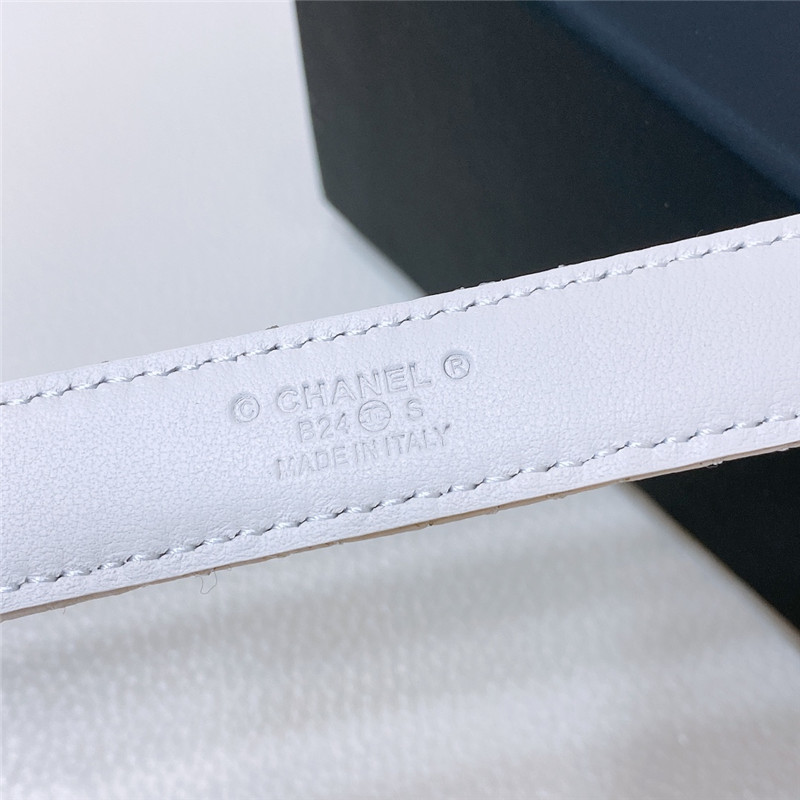 ch**el D1am0nd lambskin with plain bottom belt