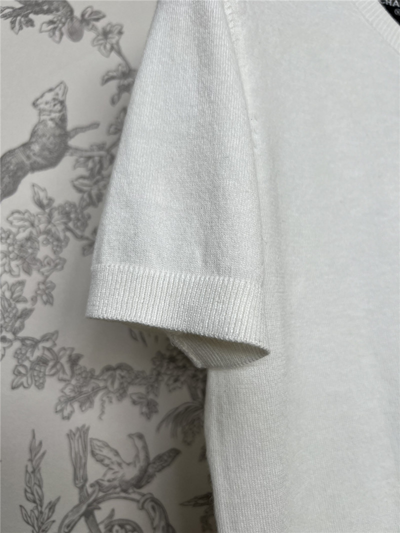 L0ew* pocket embroidered knit t-shirt white