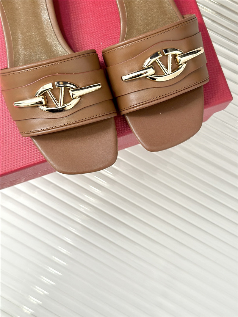 va1e*ntin0 thick heel sandals ma1s0n Marg*e1a replica shoes