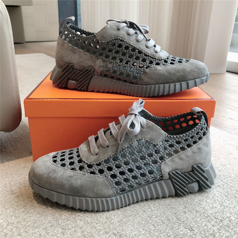 H**me5 women’s gray bouncing sneakers