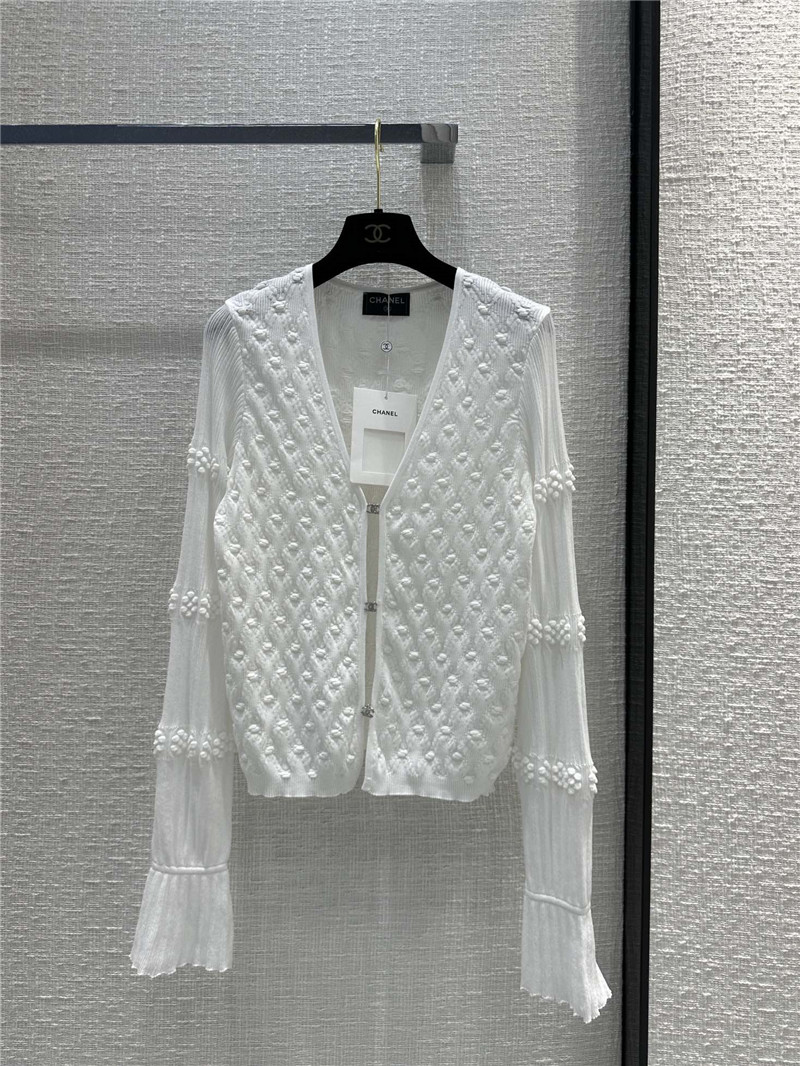 Ch**el hook fastening knitted cardigan in white
