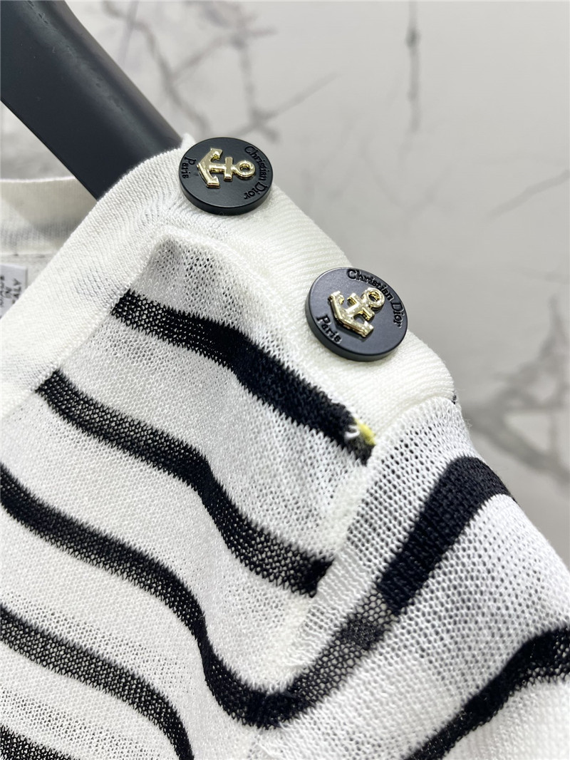 D10r striped thin knit t-shirt in white