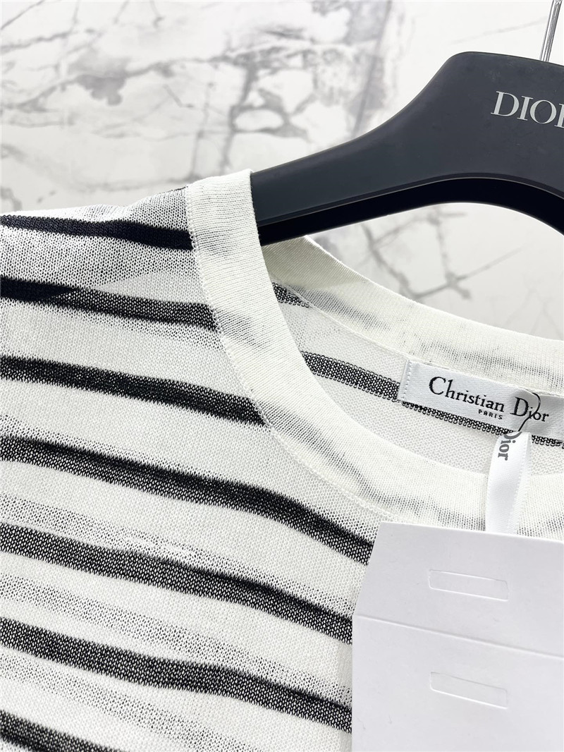 D10r striped thin knit t-shirt in white